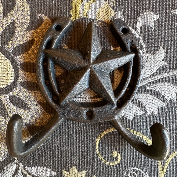 Fun ‘Sheshed’ accent piece :) wall mounted coat hook. Tandem hooks. - Picture 1 of 4